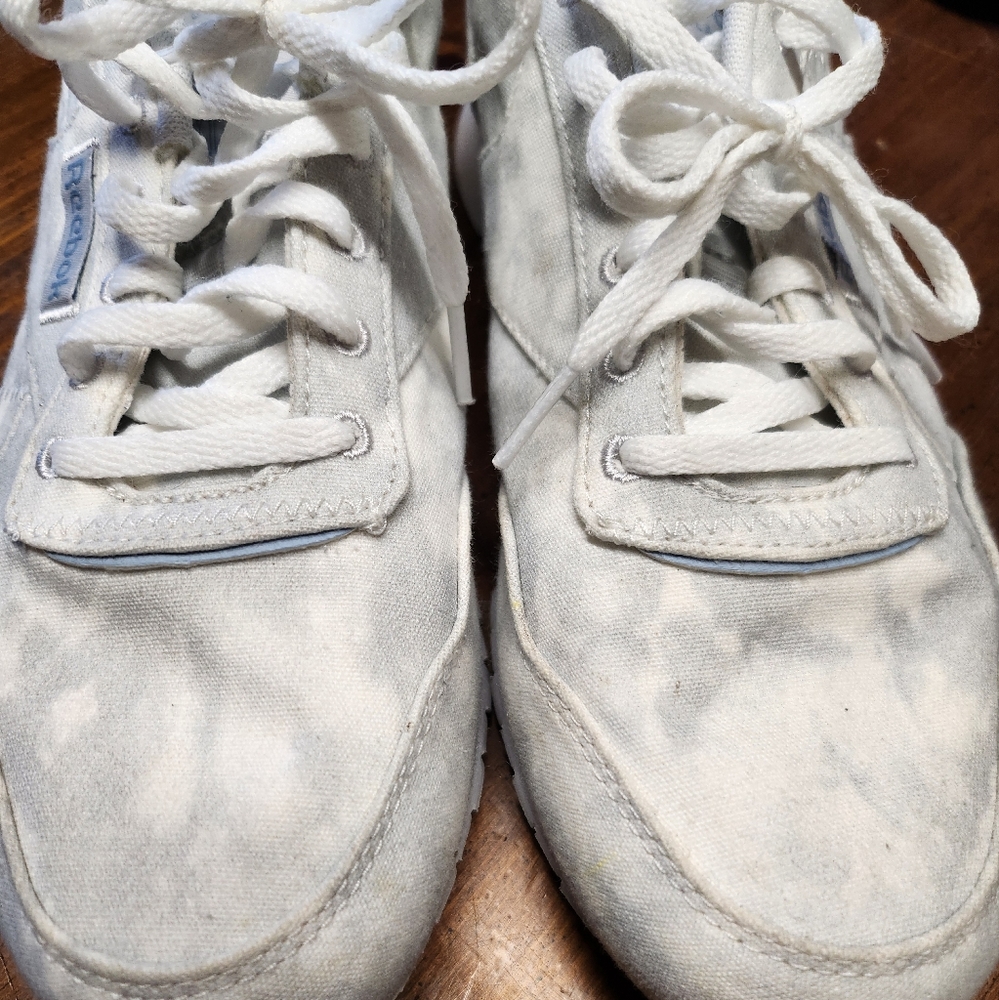 Reebok Comfort Fit Sneakers